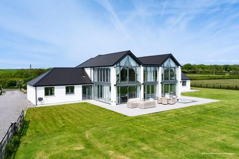 4 bedroom detached house for sale, Middle Hill, Nr Llancarfan, Vale Of Glamorgan, CF62 3AD