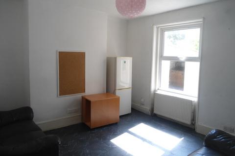 5 bedroom terraced house to rent, Caledonian Road, Brighton, BN2 3HX