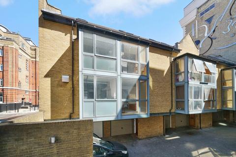 undefined, Fairclough Street, Aldgate, London, E1