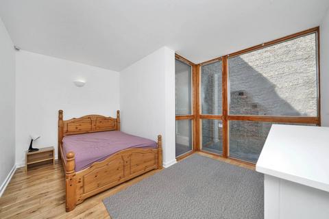 undefined, Fairclough Street, Aldgate, London, E1