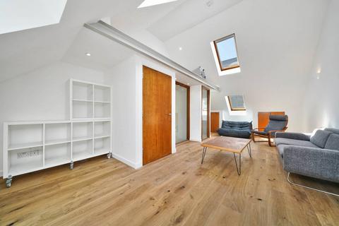 undefined, Fairclough Street, Aldgate, London, E1