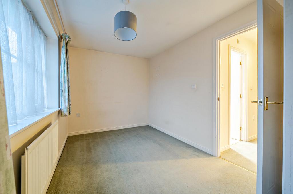 1387735-5-69383a6...