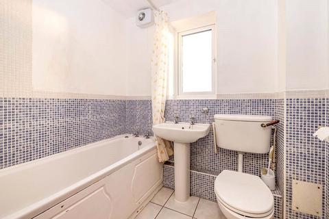 undefined, Courtlands Close, Hertfordshire WD24