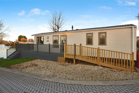 undefined, 7 Lakes Country Park, Ealand, Scunthorpe