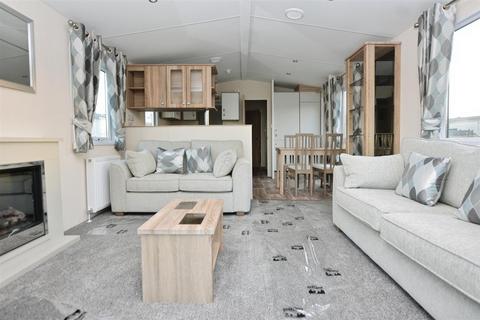 undefined, 7 Lakes Country Park, Ealand, Scunthorpe