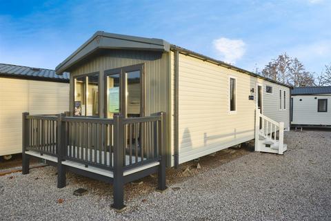 undefined, 7 Lakes Country Park, Ealand, Scunthorpe