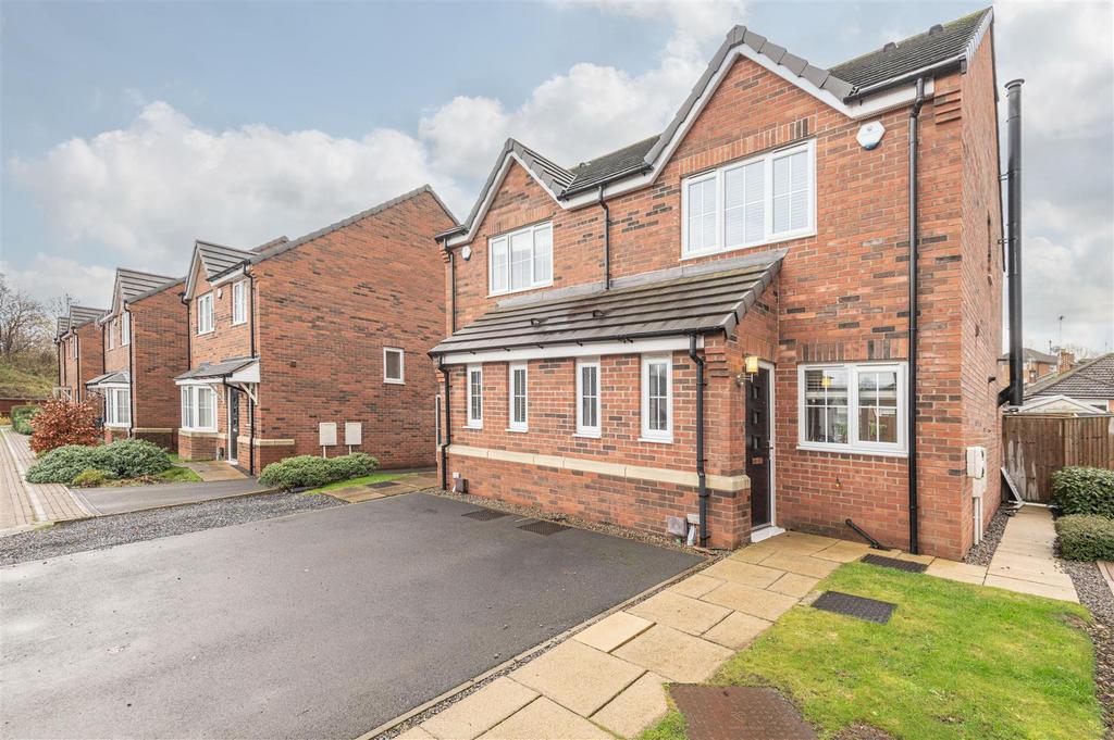 04 - 38 Moorlands Road BD19 5 ED.jpg