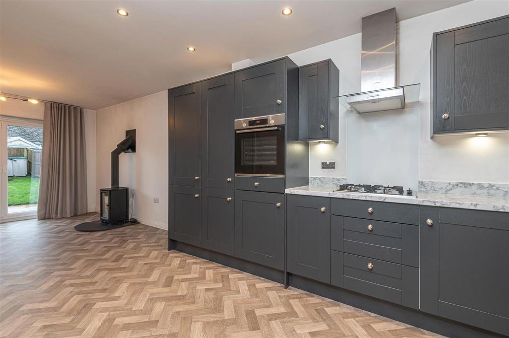 14 - 38 Moorlands Road BD19 5 ED.jpg