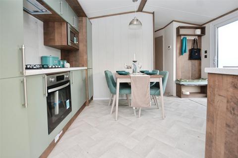 undefined, 7 Lakes Country Park, Ealand, Scunthorpe