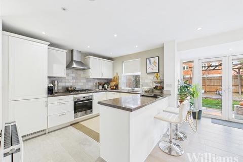 4 bedroom detached house for sale, Bobby Road, Aylesbury HP22