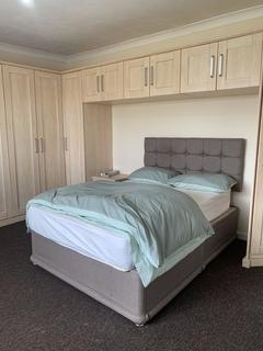 Room 7, Station Road, Stechford, B33