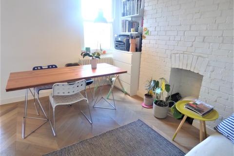 undefined, Grennwich court, Cavell street , Whitechapel E1