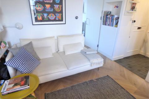 undefined, Grennwich court, Cavell street , Whitechapel E1
