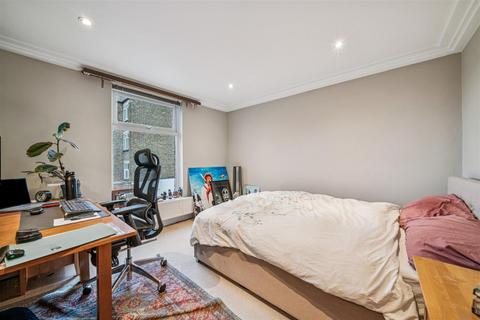 undefined, Chiswick High Road, London