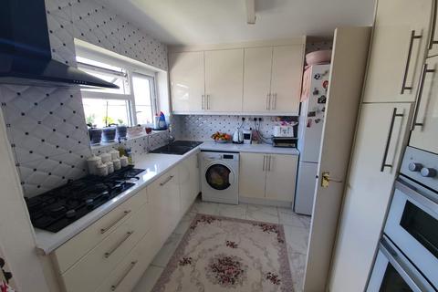 undefined, Enfield, EN1