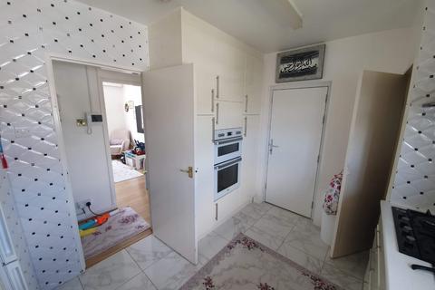 undefined, Enfield, EN1