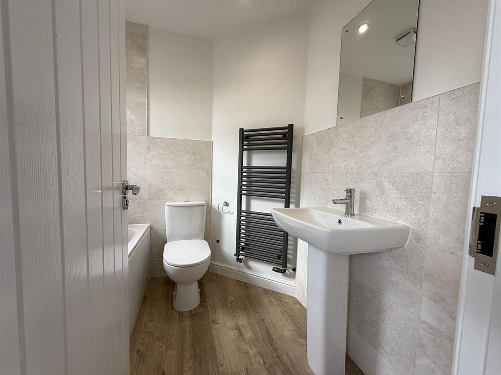 Main bathroom