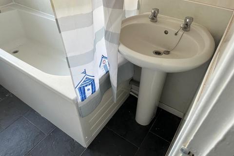 2 bedroom flat to rent, Hilda Park, Chester Lee Street DH2