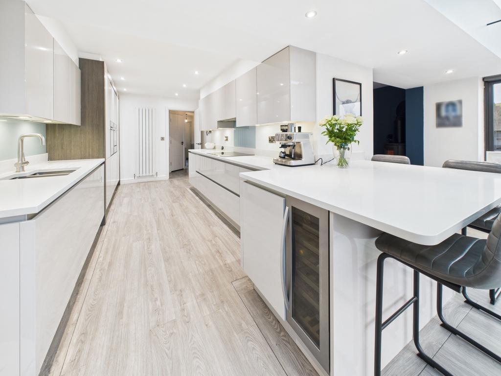 Cam02093 g0 pr0067 still003