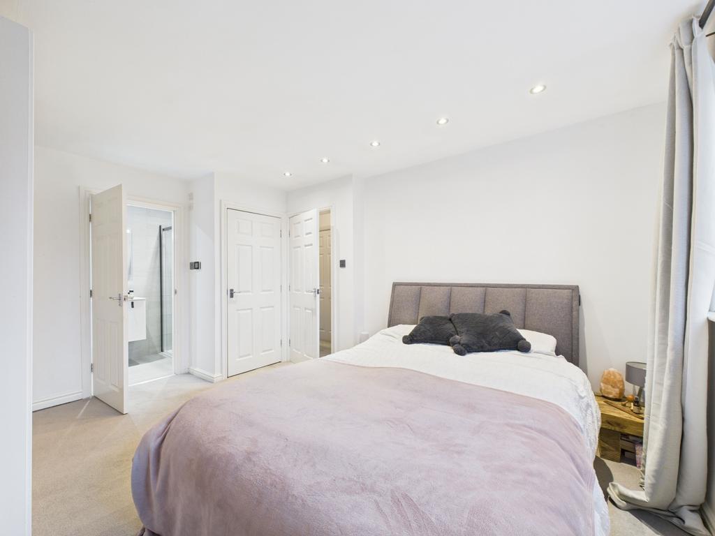 Cam02093 g0 pr0067 still016