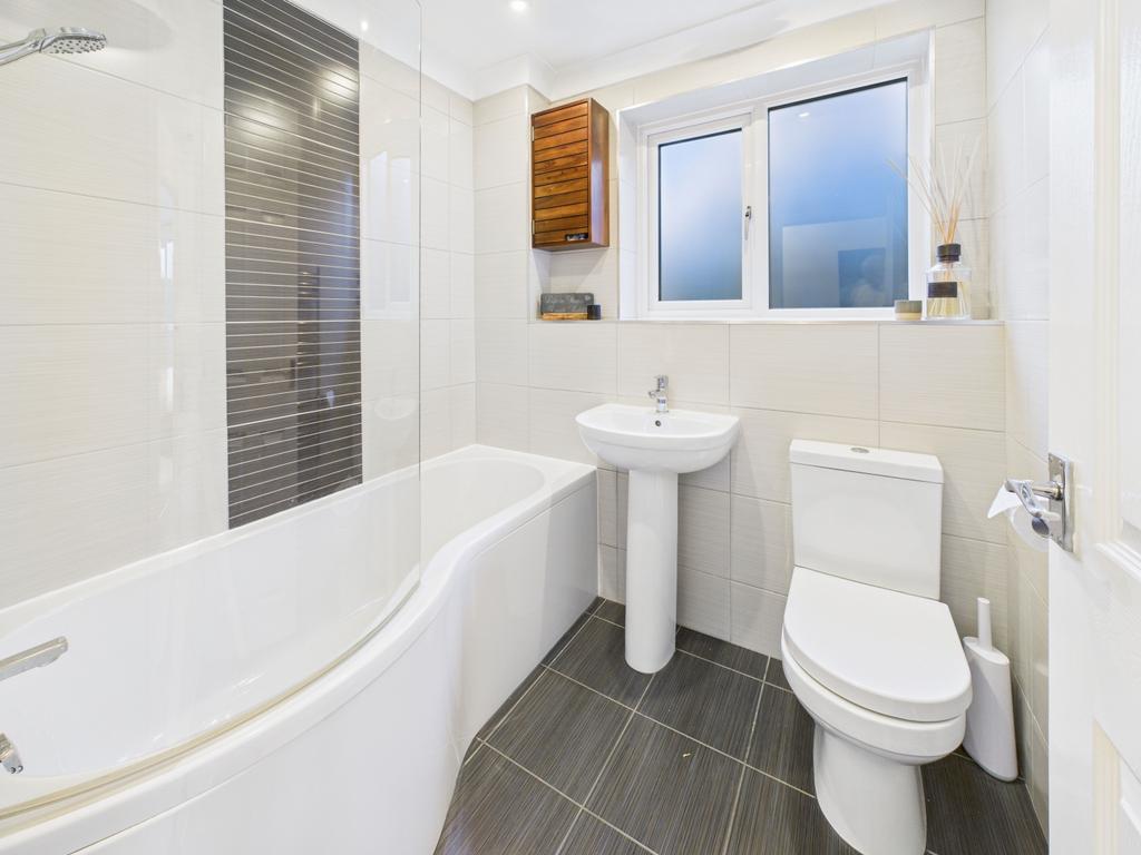 Cam02093 g0 pr0067 still011