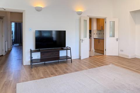 2 bedroom flat to rent, Albert Terrace, London NW1