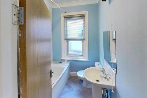 2 bedroom flat to rent, Copnor Road, Portsmouth