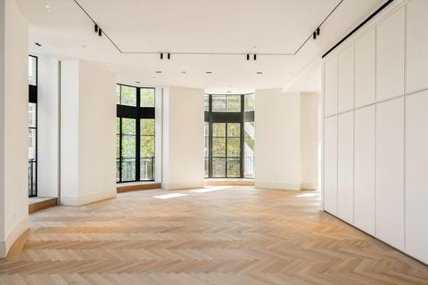 3 bedroom flat to rent, Queensway, London, W2