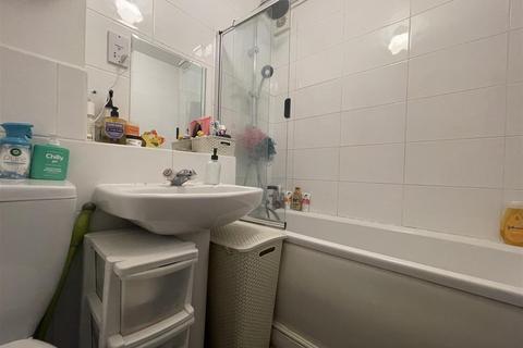 undefined, Crusader Way, Watford