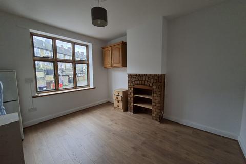 5 bedroom maisonette to rent, Aylmer Parade, London, N2