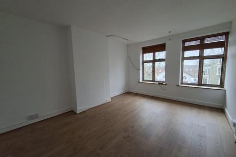 5 bedroom maisonette to rent, Aylmer Parade, London, N2