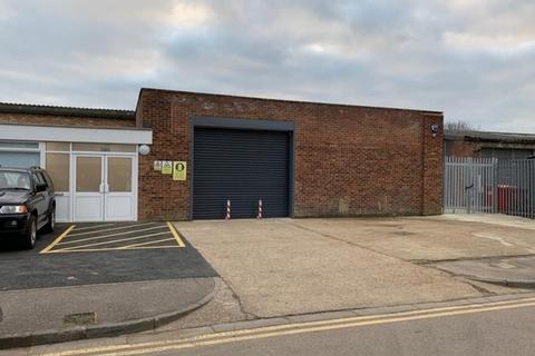 Warehouse to rent, Lyon Way St Albans AL4 0LH