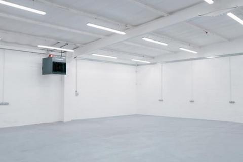 Warehouse to rent, Lyon Way St Albans AL4 0LH
