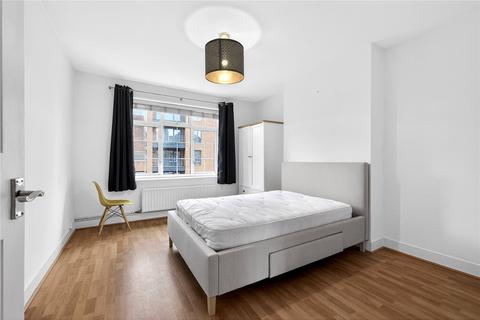 3 bedroom apartment to rent, Davidson Gardens, London, SW8