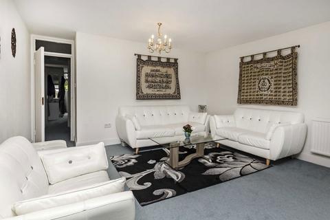 3 bedroom flat to rent, Anglesea Road, Kingston Upon Thames KT1