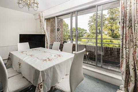 3 bedroom flat to rent, Anglesea Road, Kingston Upon Thames KT1
