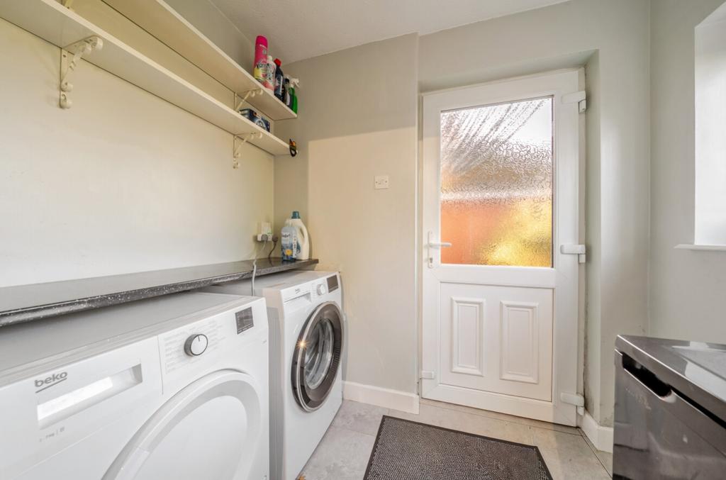 1385952-21-6932d0ad6f74f