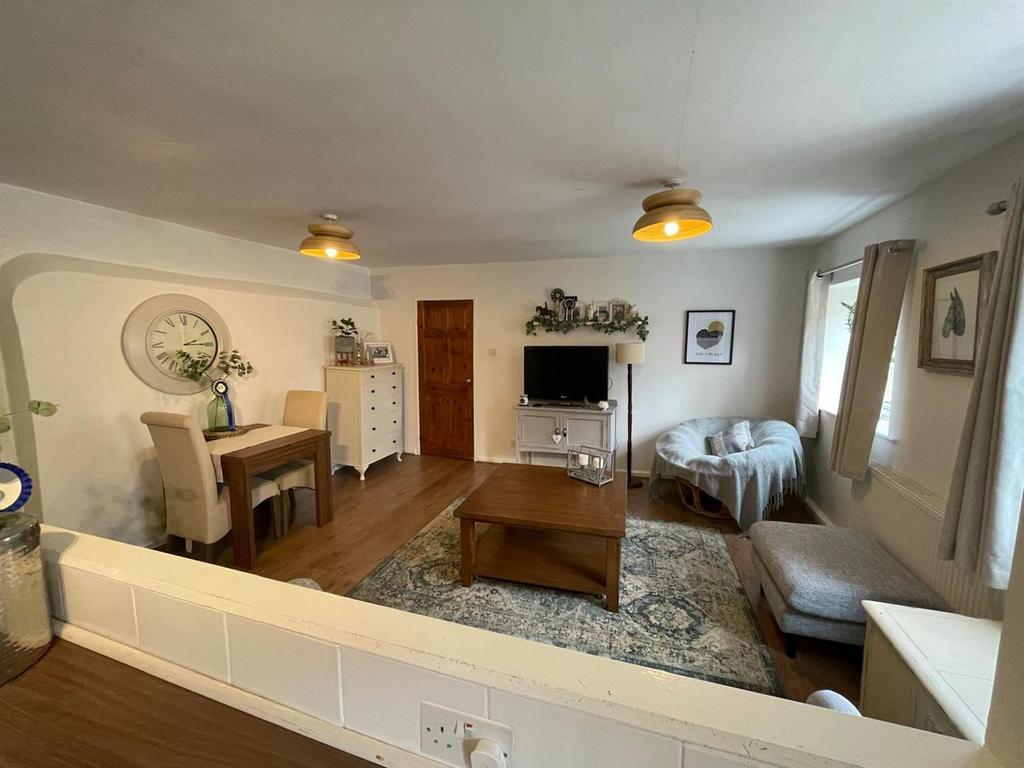 5 Manor Court 12.jpg
