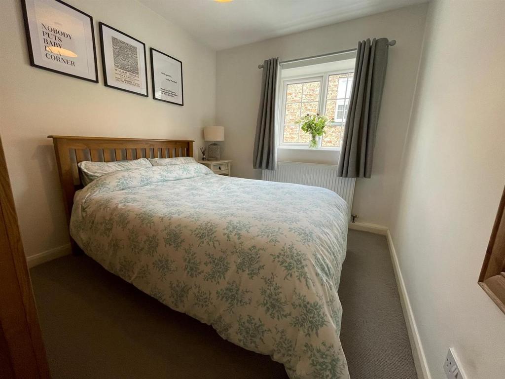 5 Manor Court 4.jpg