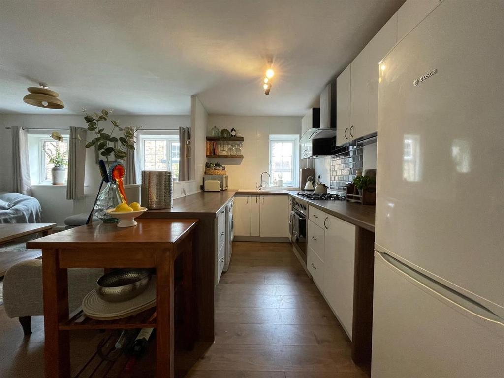 5 Manor Court 5.jpg
