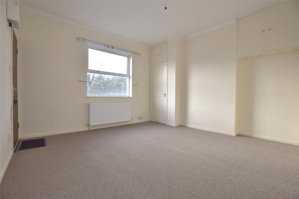 Bedroom/Living Area