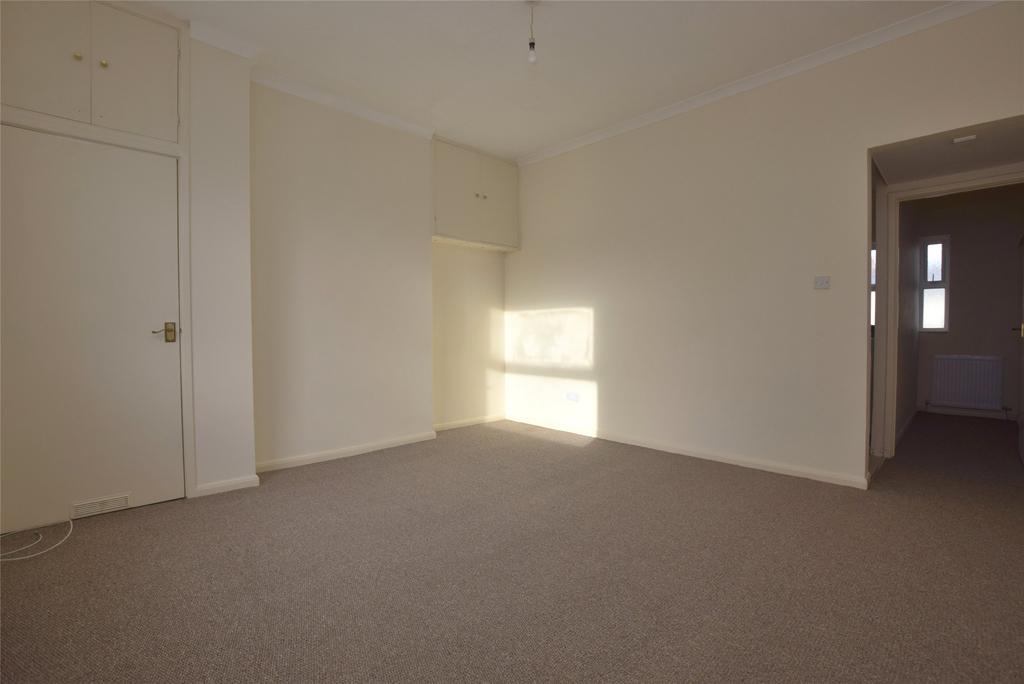 Bedroom/Living Area