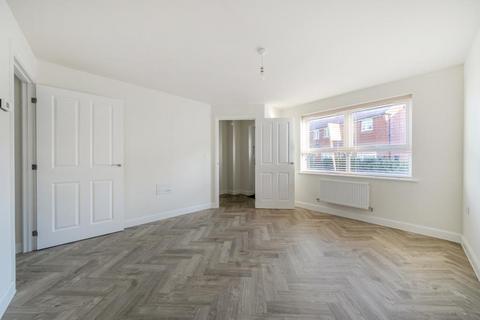 undefined, Kingsbrook,  Aylesbury,  HP22