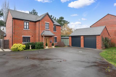 Maybush Gardens, Evesham WR11