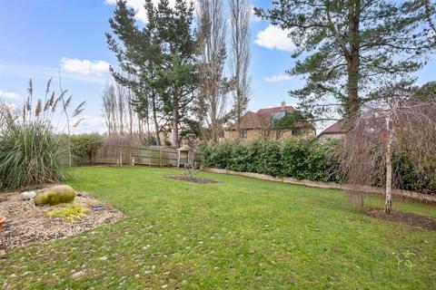 undefined, Maybush Gardens, Evesham WR11