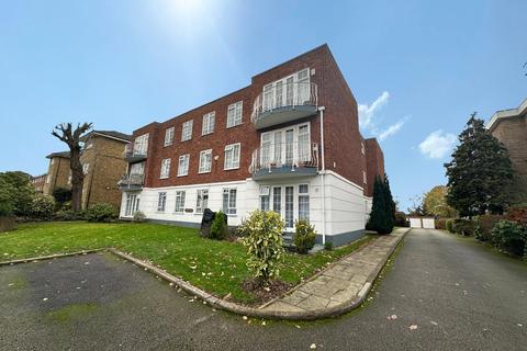 2 bedroom flat for sale, Oaklands Road, Bromley, BR1