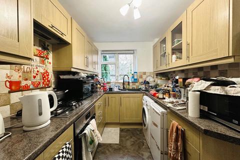 2 bedroom flat for sale, Oaklands Road, Bromley, BR1