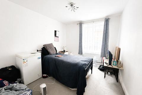 2 bedroom flat for sale, Oaklands Road, Bromley, BR1