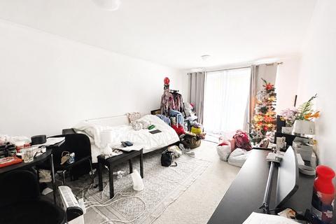 2 bedroom flat for sale, Oaklands Road, Bromley, BR1