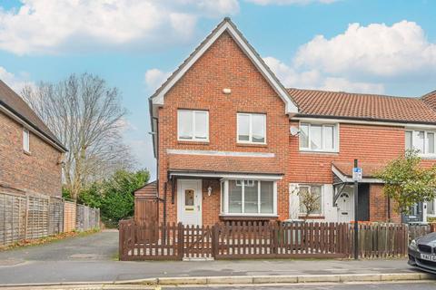 3 bedroom end of terrace house for sale, Kirkham Road, Royal Docks, London, E6